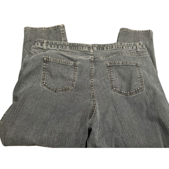 Avenue Medium Wash Straight Leg Jeans, Plus Size 26, Women's - Picture 4 of 5